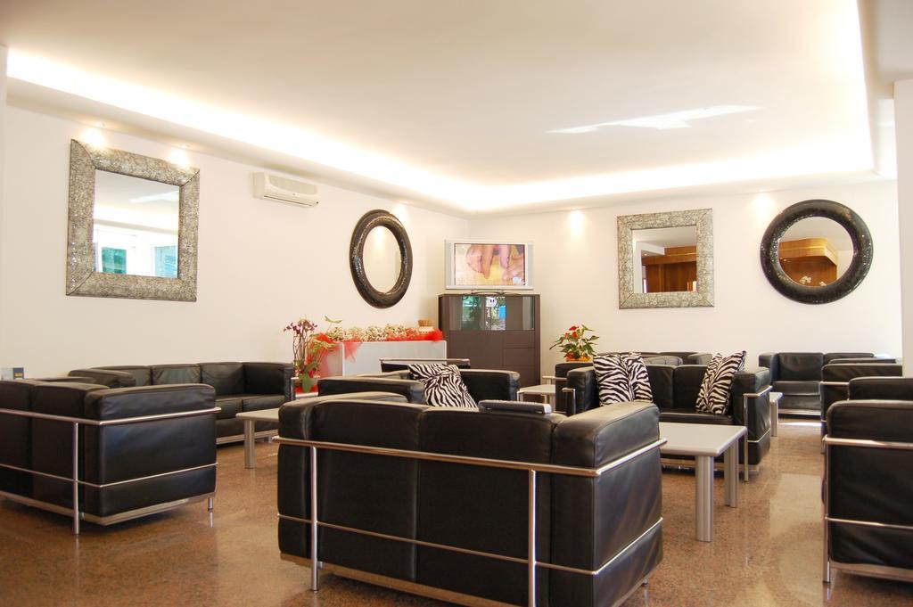 Hotel Matteo แชร์เวีย ภายนอก รูปภาพ