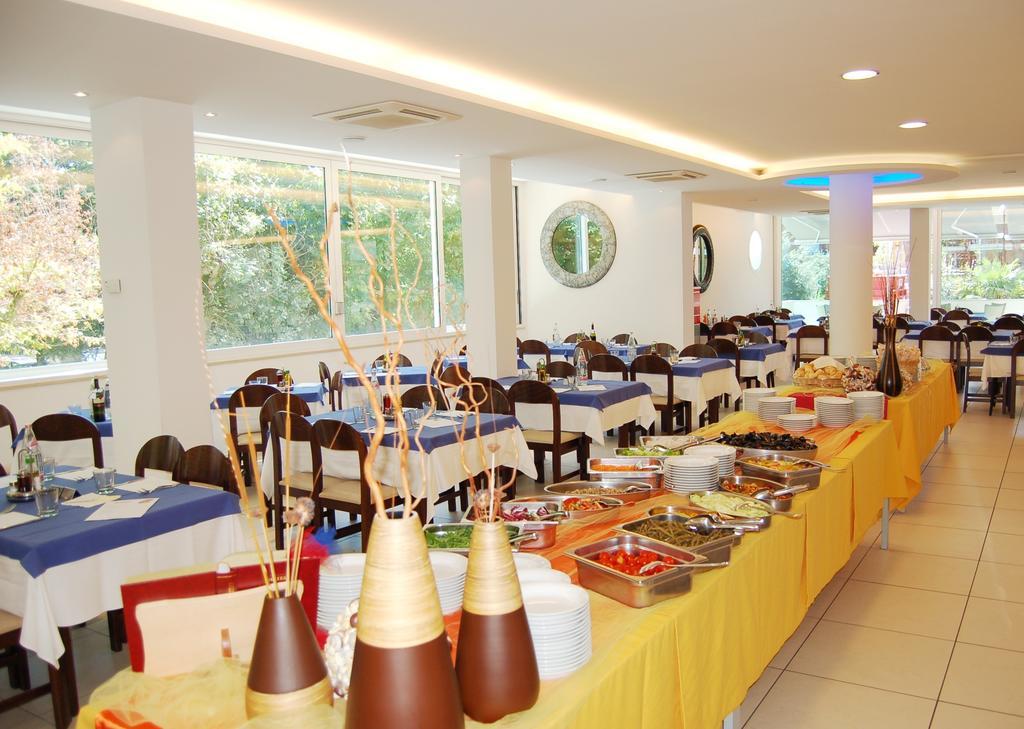 Hotel Matteo แชร์เวีย ภายนอก รูปภาพ